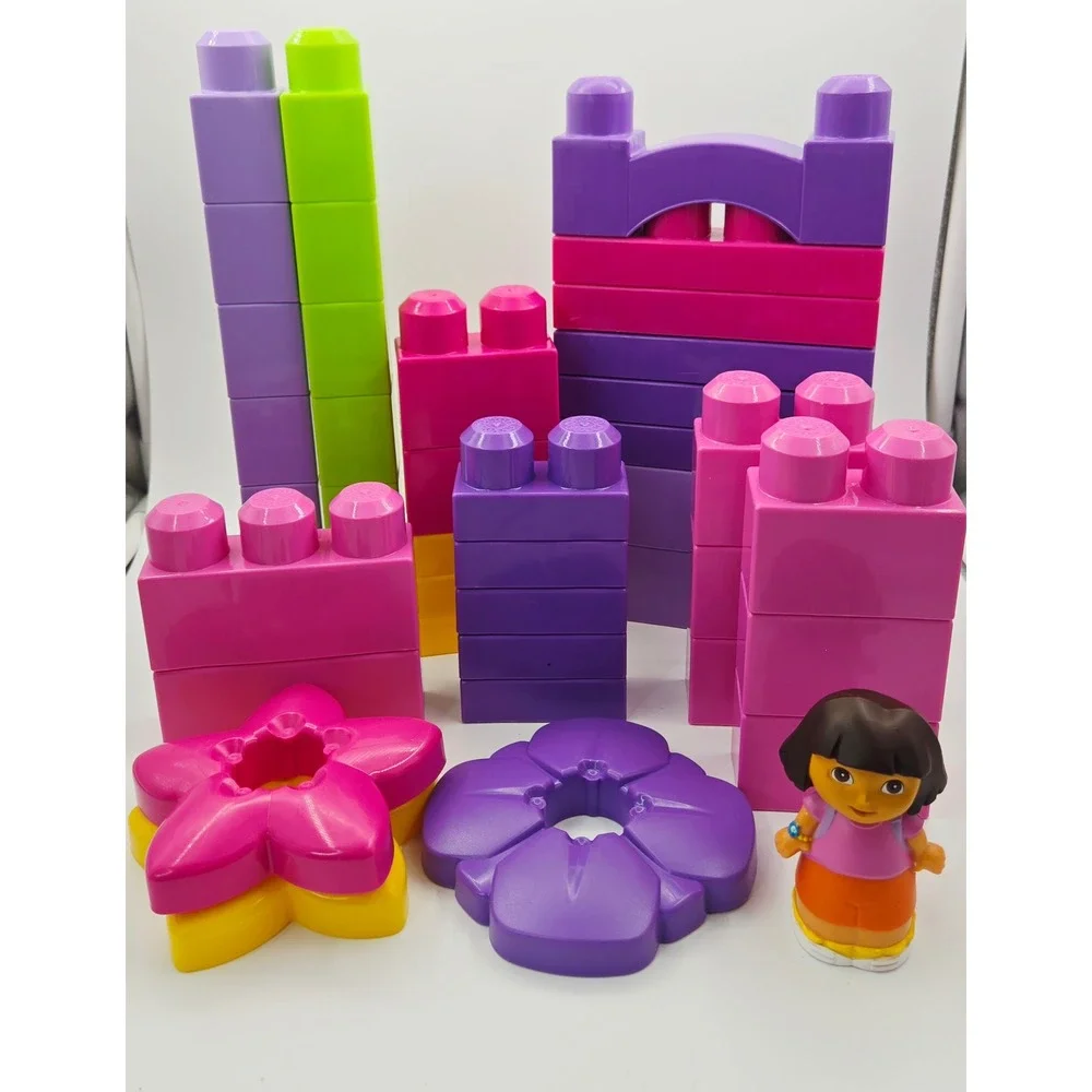 Mega Bloks 2010 Dora the Explorer Dora's Flower Garden 3064 Building Set 42 Pcs